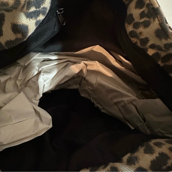 No Boundaries Leopard Print Hobo Bag - Picture 5 of 6